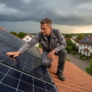 Photovoltaik-Versicherung 2026: Der blinde Fleck auf dem Solardach – so schützt du deine PV-Anlage richtig